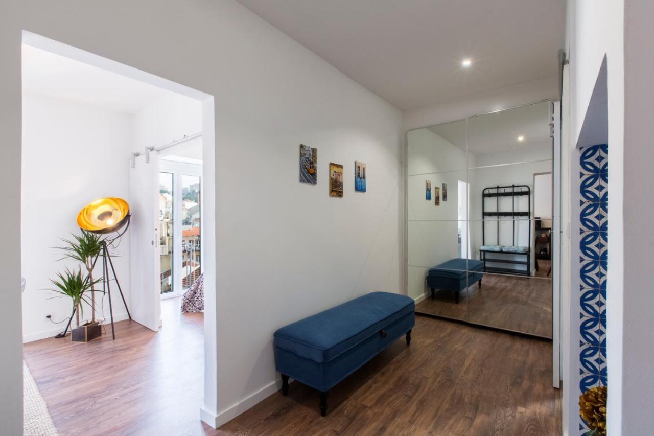 Amazing Downtown Apt With Small Balcony With View Over The Castle Lisboa 外观 照片