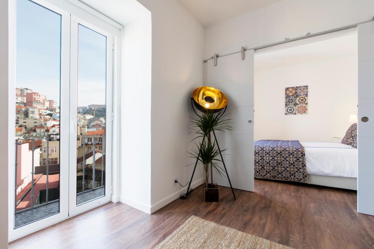 Amazing Downtown Apt With Small Balcony With View Over The Castle Lisboa 外观 照片