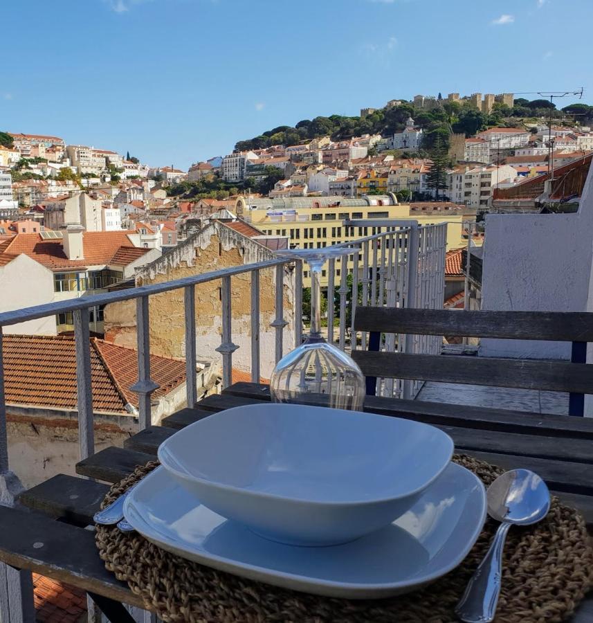 Amazing Downtown Apt With Small Balcony With View Over The Castle Lisboa 外观 照片