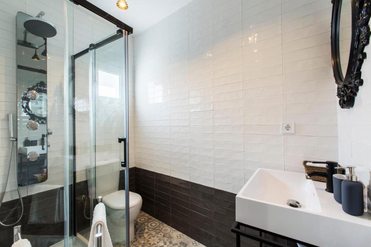 Amazing Downtown Apt With Small Balcony With View Over The Castle Lisboa 外观 照片