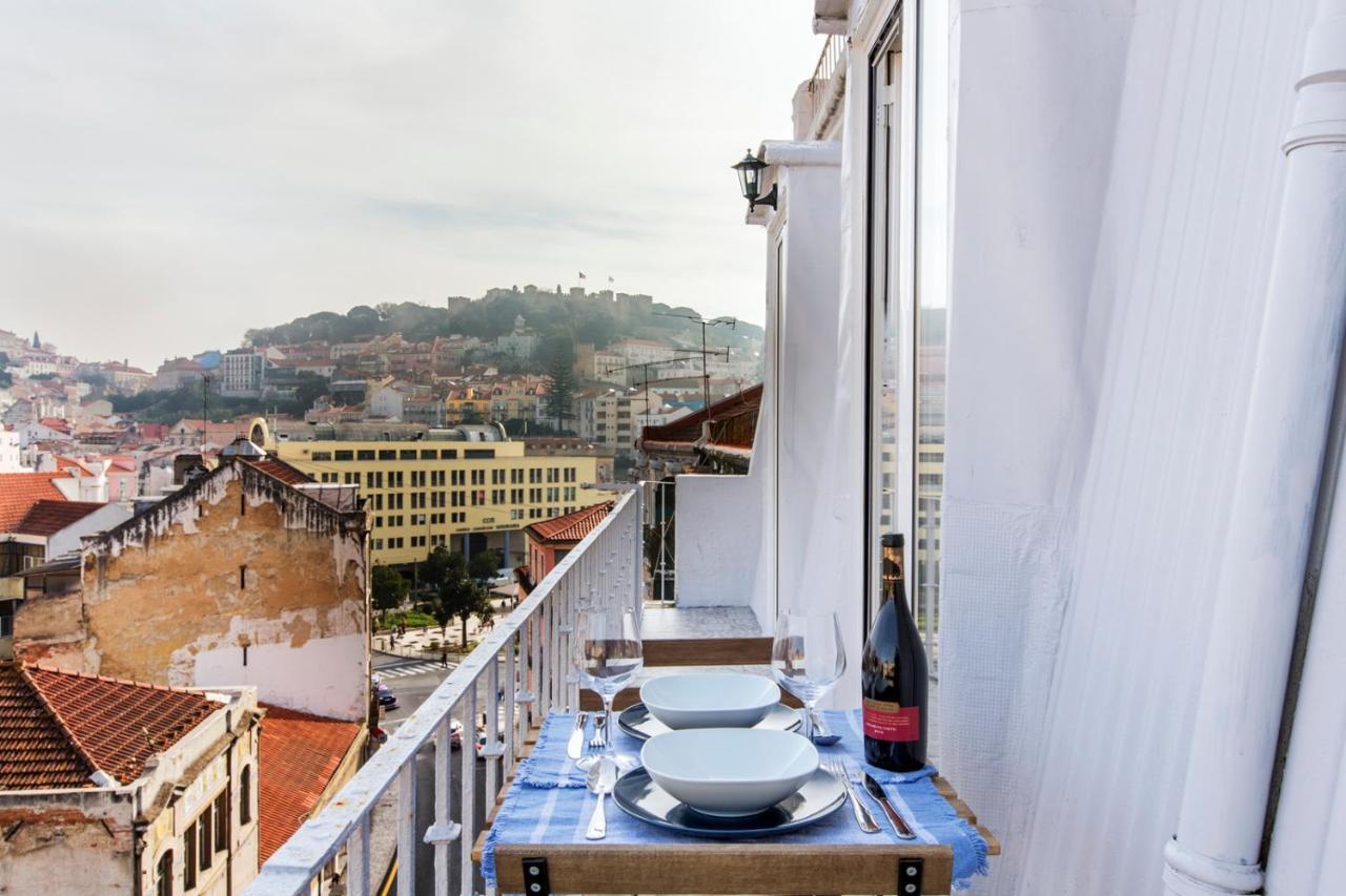 Amazing Downtown Apt With Small Balcony With View Over The Castle Lisboa 外观 照片