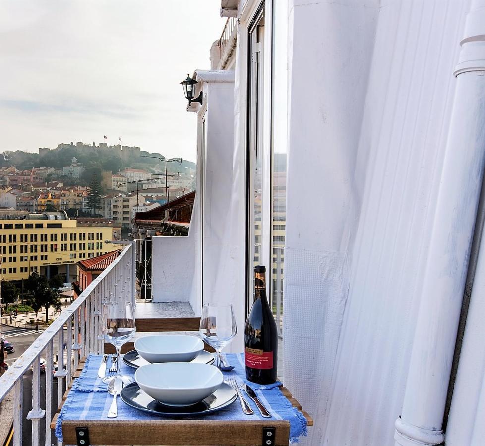 Amazing Downtown Apt With Small Balcony With View Over The Castle Lisboa 外观 照片
