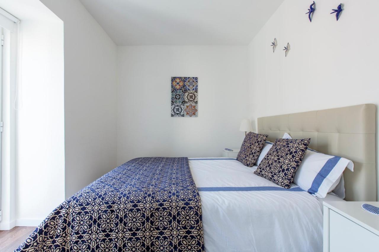 Amazing Downtown Apt With Small Balcony With View Over The Castle Lisboa 外观 照片
